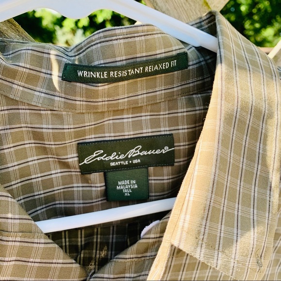 Men’s Eddie Bauer Button Down - Picture 3 of 3